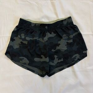 Gap fit Women’s Lined Grey Green Camo Running Athletic Fitness Shorts Sz Small